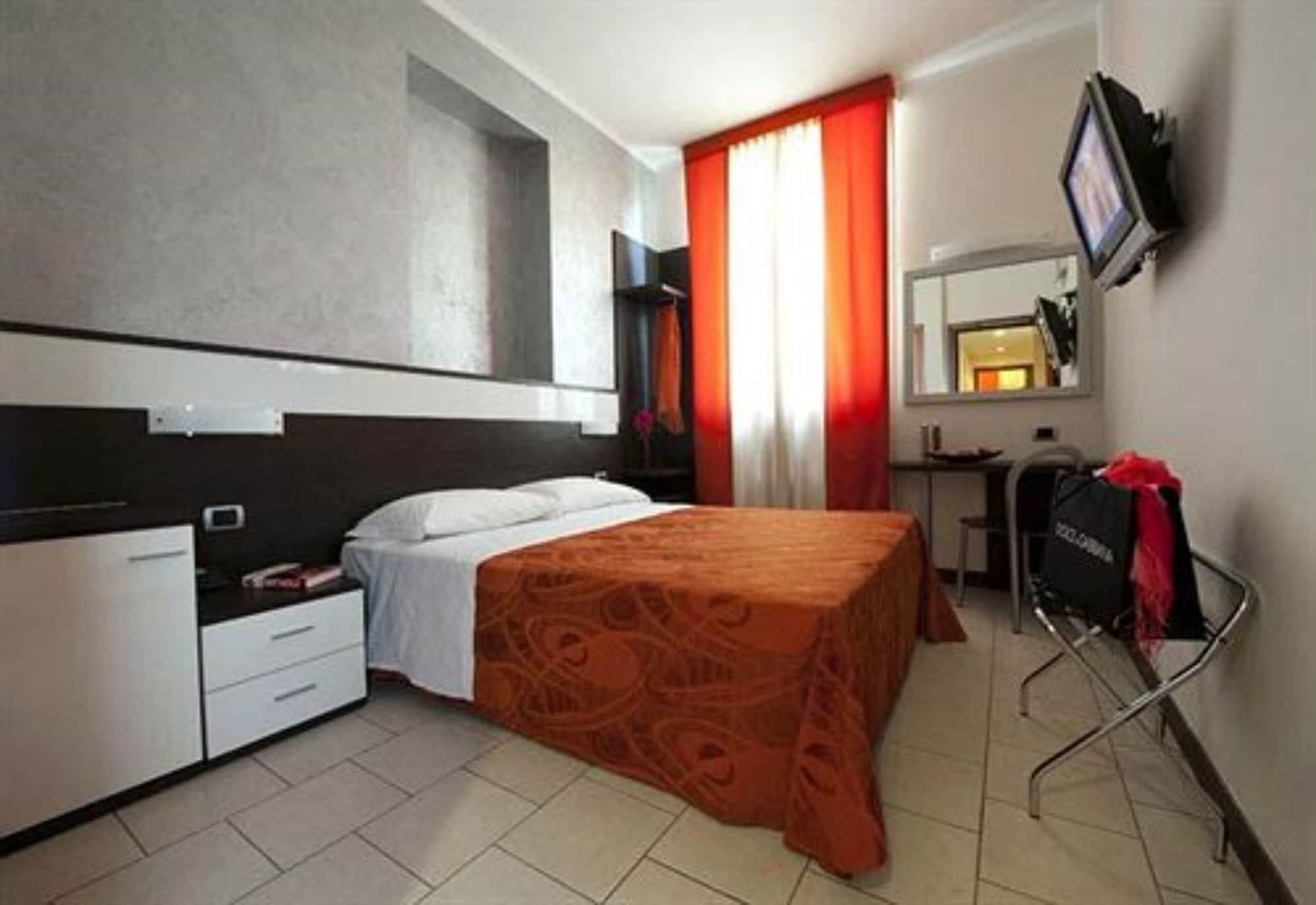 Hotel Ideale Milano Esterno foto