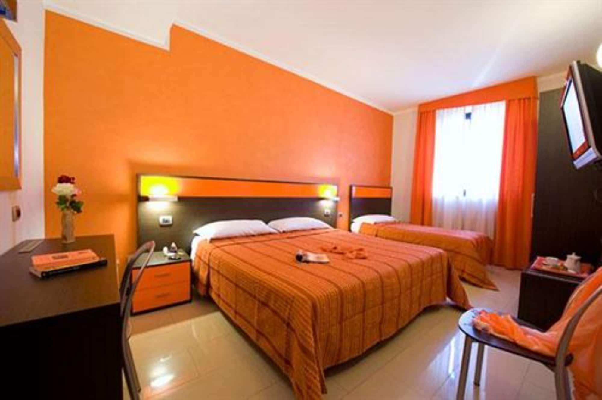 Hotel Ideale Milano Esterno foto