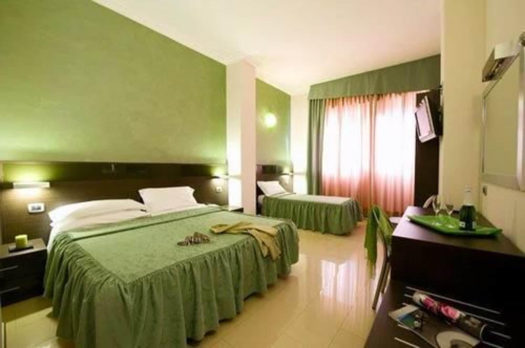Hotel Ideale Milano Esterno foto