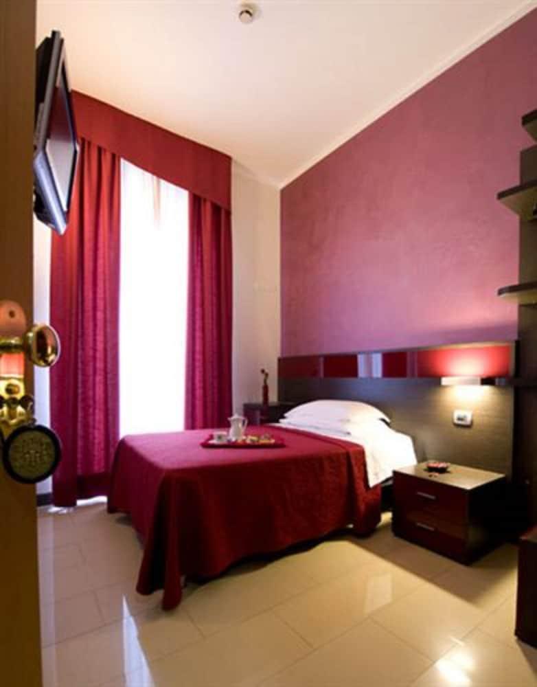 Hotel Ideale Milano Esterno foto