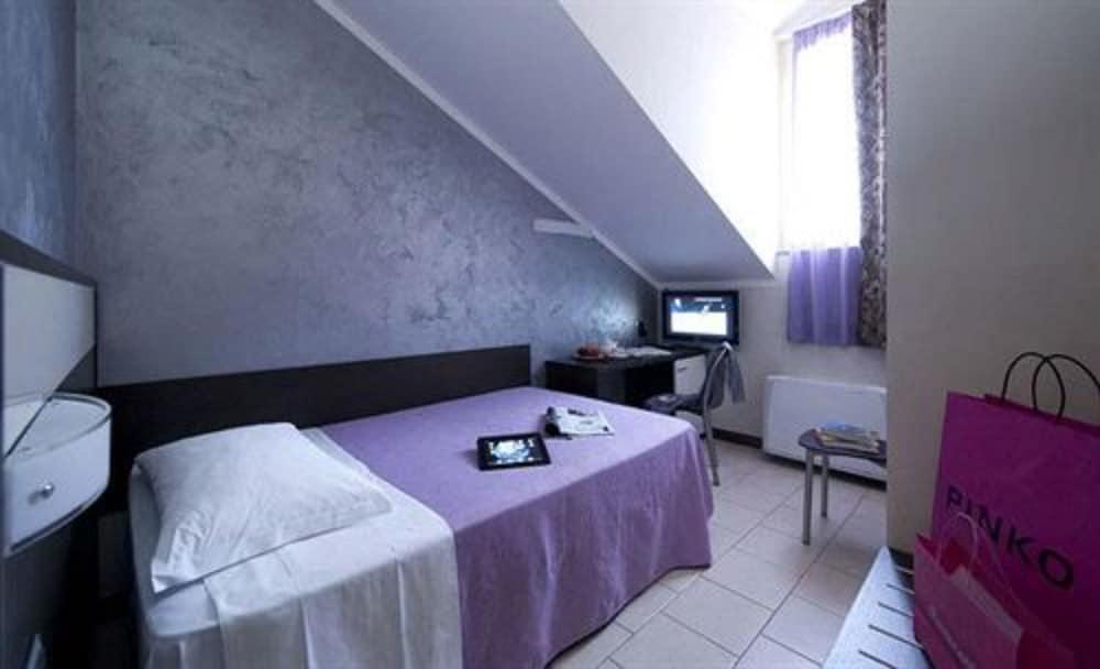 Hotel Ideale Milano Esterno foto