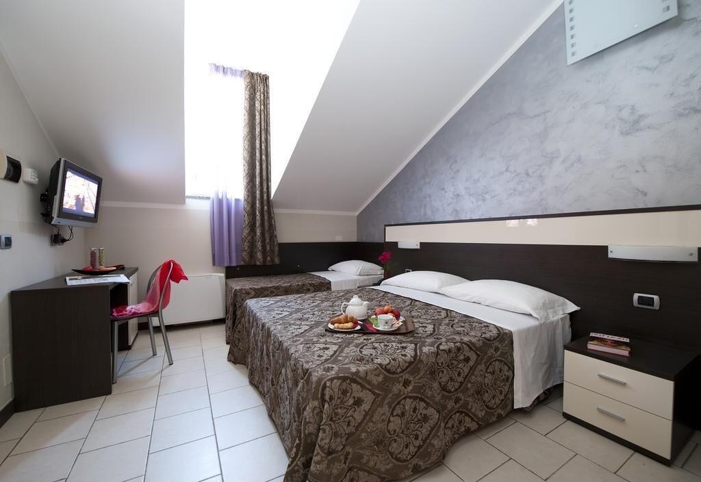 Hotel Ideale Milano Esterno foto