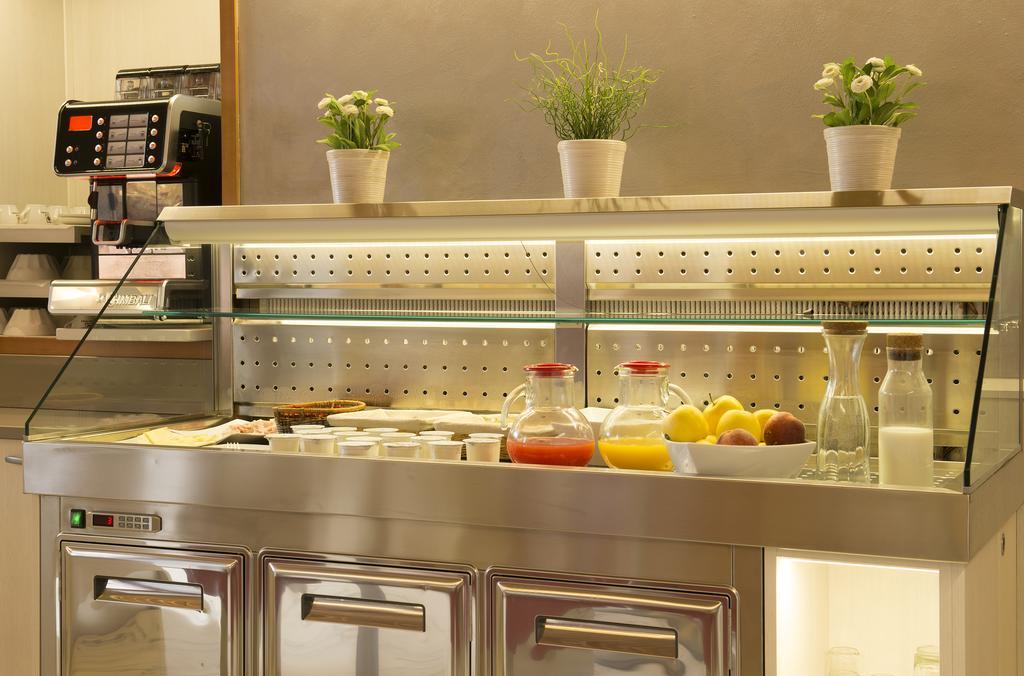 Hotel Ideale Milano Esterno foto