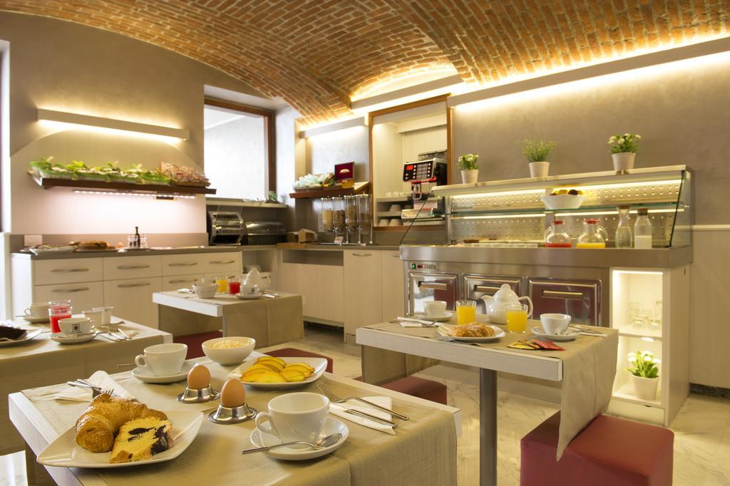 Hotel Ideale Milano Esterno foto