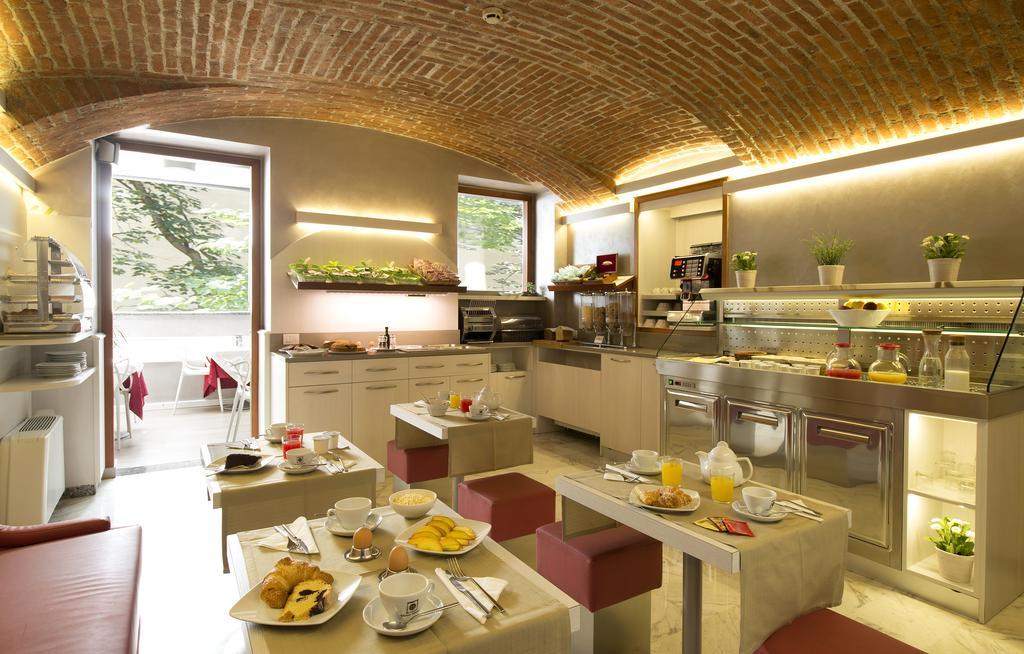 Hotel Ideale Milano Esterno foto