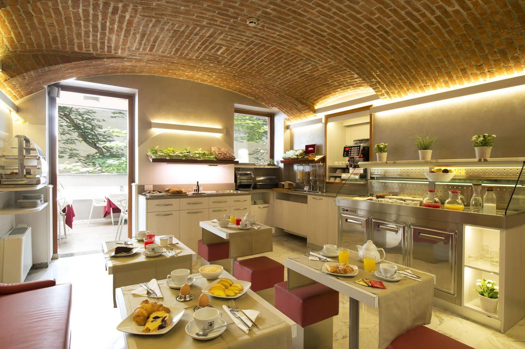 Hotel Ideale Milano Esterno foto