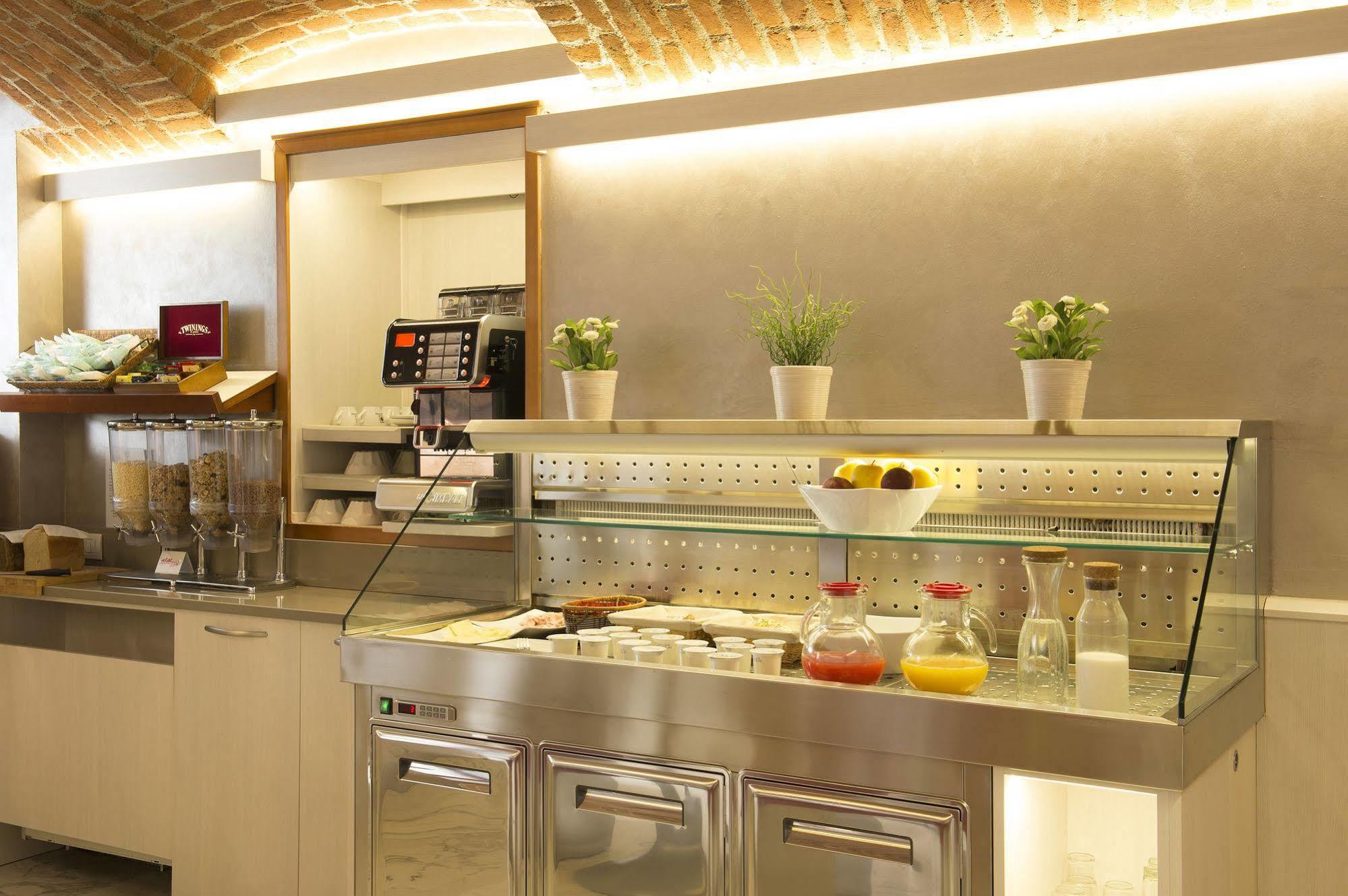 Hotel Ideale Milano Esterno foto