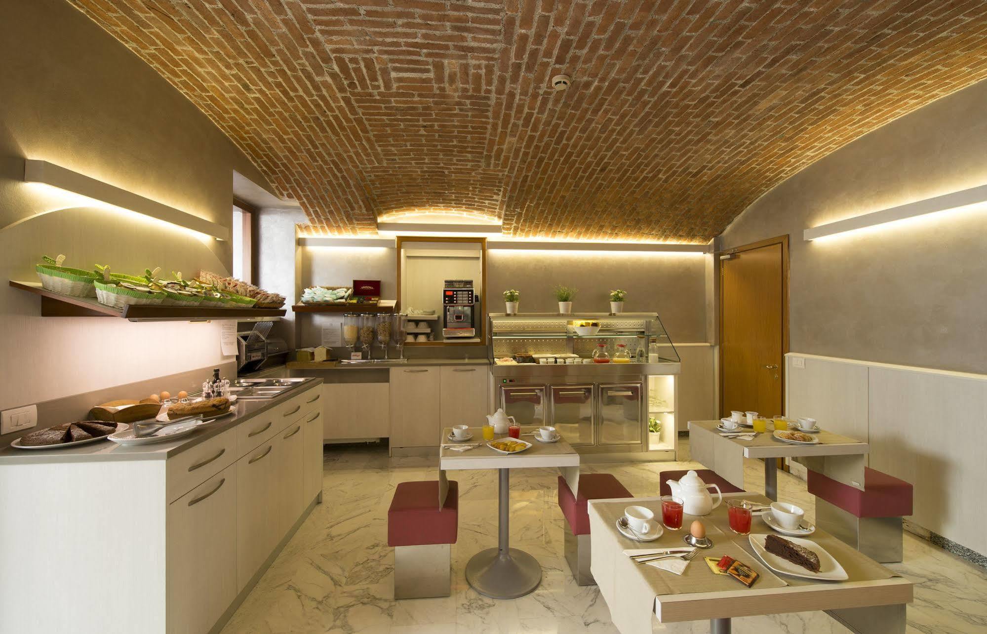 Hotel Ideale Milano Esterno foto